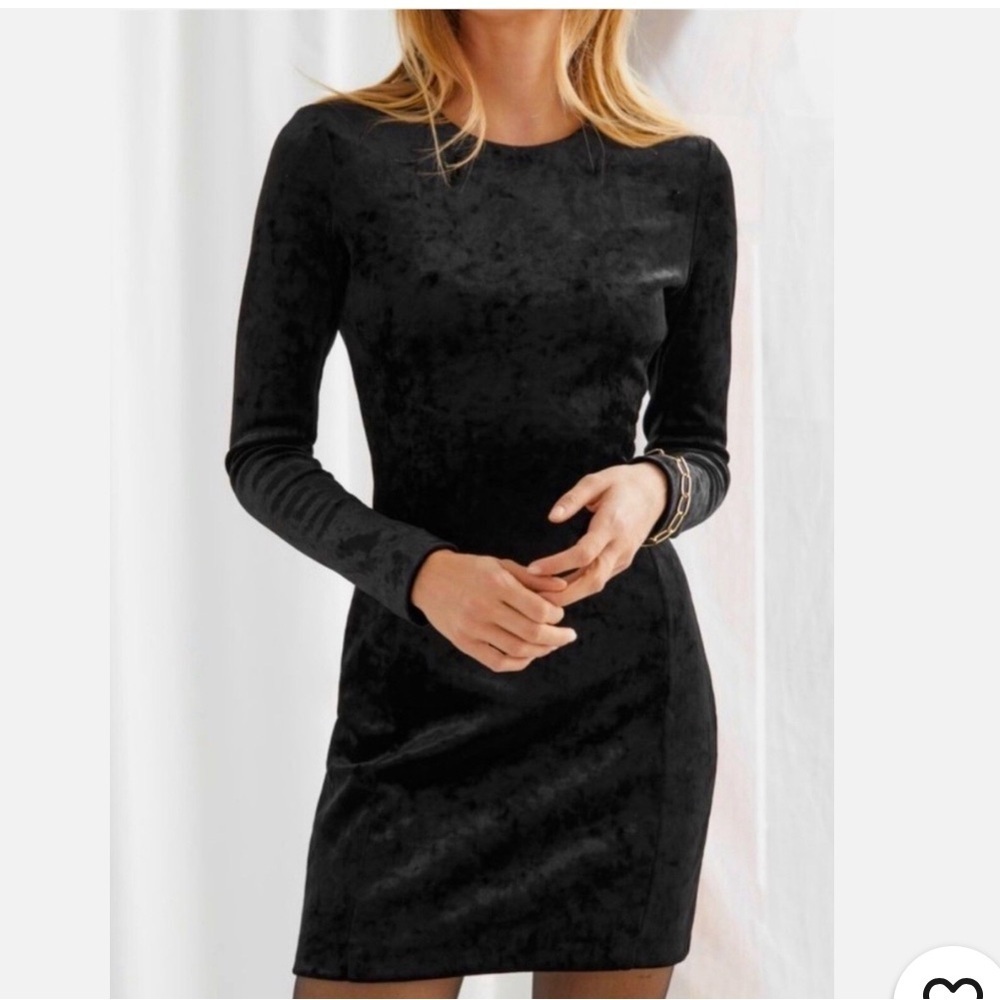 & Other Stories NWT Elegant Black Velvet Long‎ Sleeve Dress